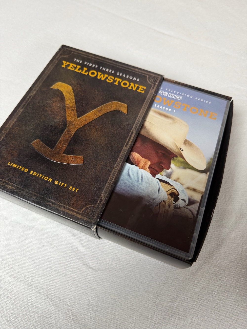 Yellowstone Limited Edition Gift Set - Brown & Gold